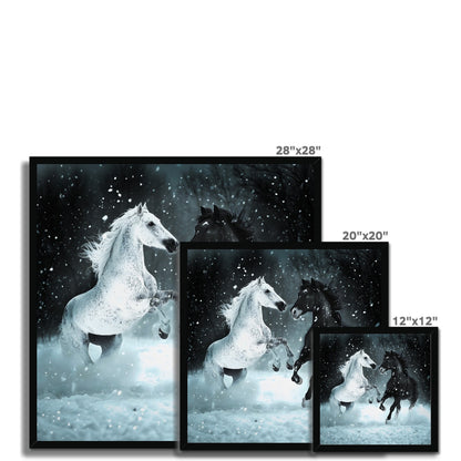 Élégance Givrée dans la Tempête de Neige Framed Print