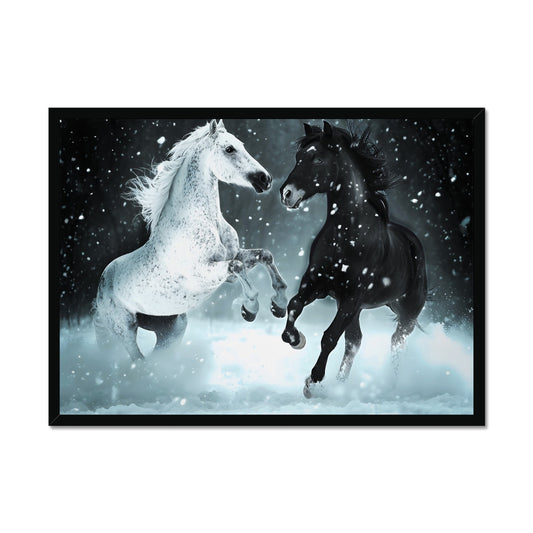 Élégance Givrée dans la Tempête de Neige Framed Print