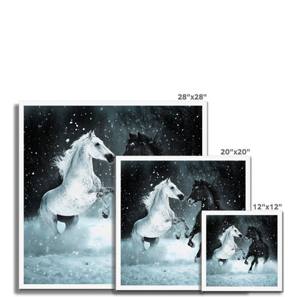 Élégance Givrée dans la Tempête de Neige Framed Print